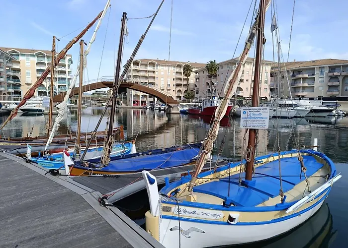 Le Capitole-6 By Interhome Fréjus